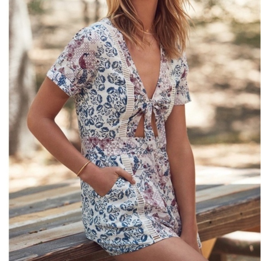 Tularosa Rowley Romper Tie-Front White Floral Size Small